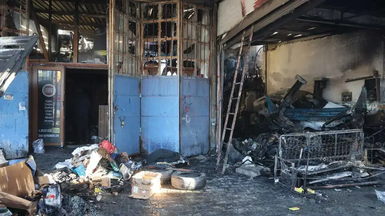 Hatay Sanayi Sitesi’nde 9 İş Yeri Yandı: “17 Yıllık Emeğimiz Gitti” 1